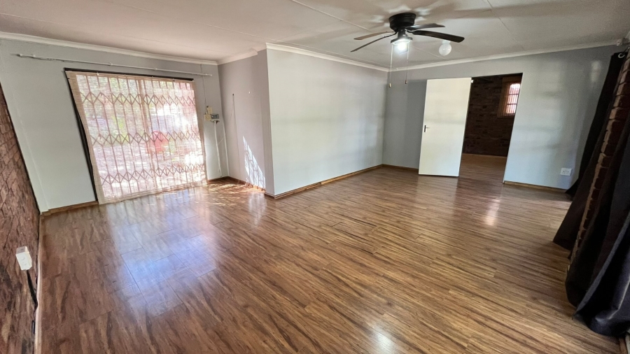 3 Bedroom Property for Sale in Langenhovenpark Free State
